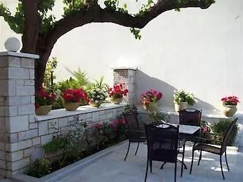 Ξενοδοχείο Neda