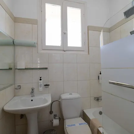 Ξενοδοχείο Neda 3*