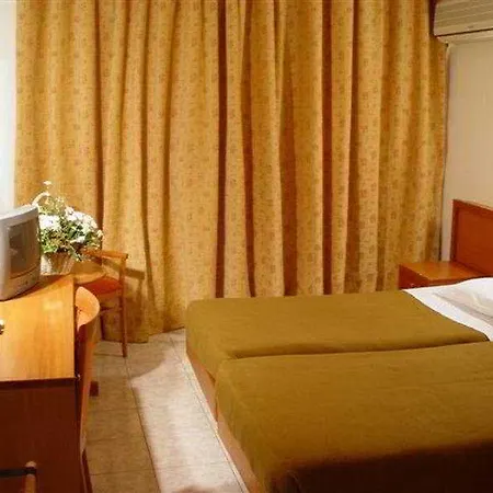 Ξενοδοχείο Neda 3*