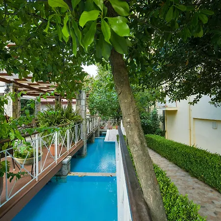 Ξενοδοχείο Neda 3*