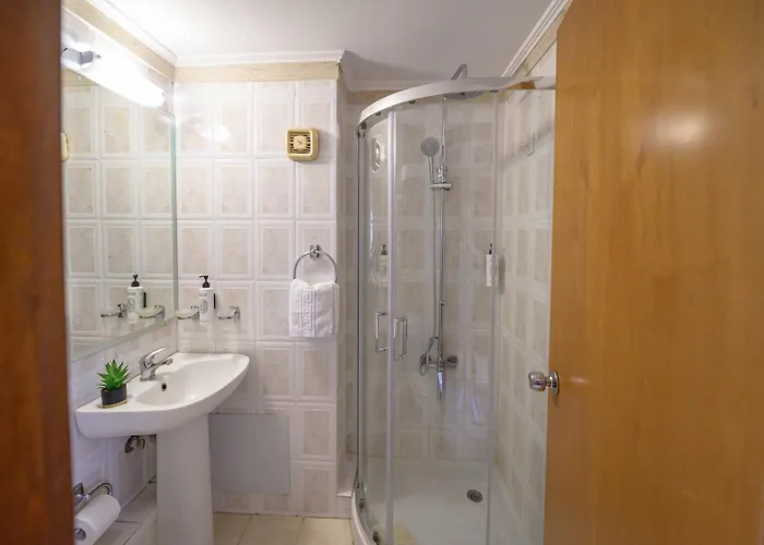 Neda Hotel 3*