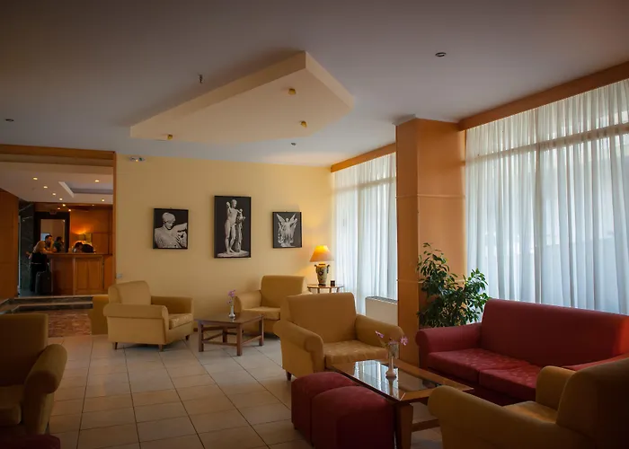 Neda Hotel 3*