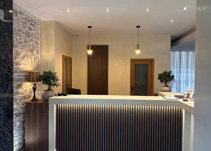 Neda Hotel 3*