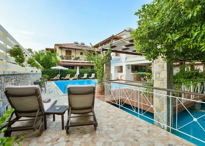 Neda Hotel 3*